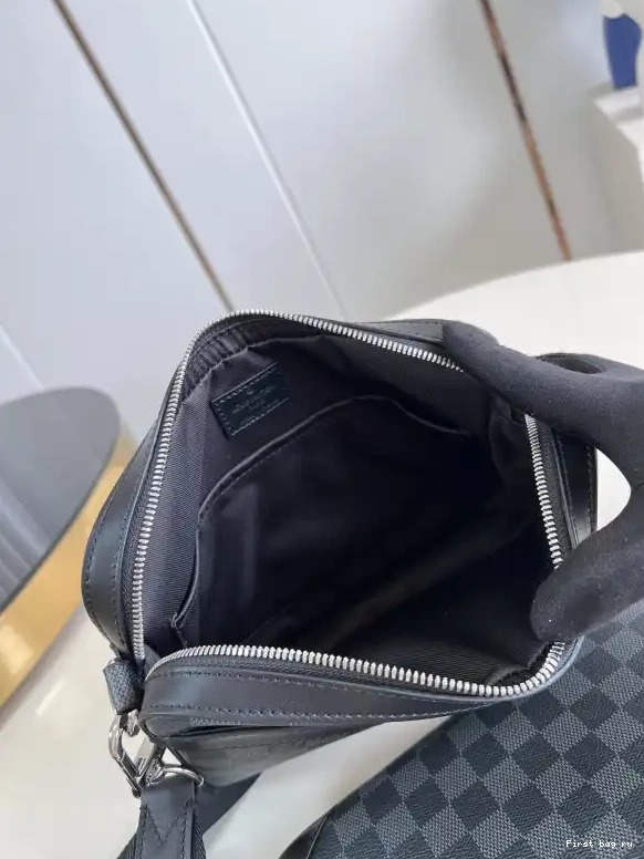 Frstbag ru VUITTON TRIO MESSENGER LOUIS 0527